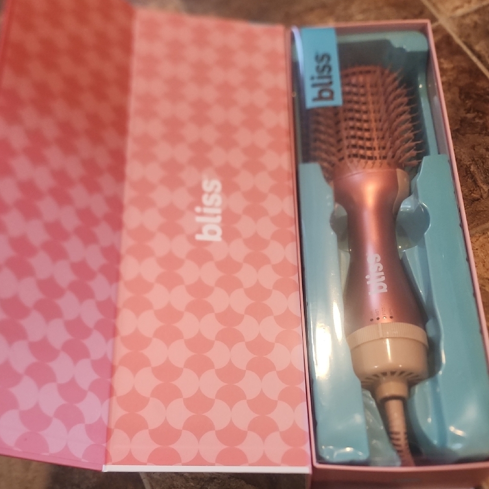 Bliss Pink Hair Dryer Brush